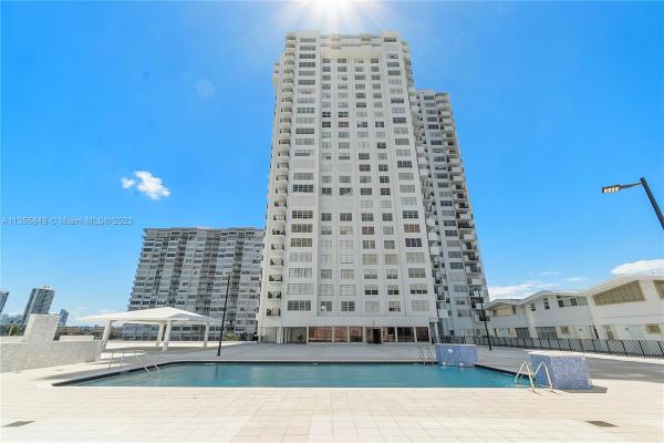 Commodore Plaza Tower, 2750 NE 183rd St #PH-06, Aventura, Florida 33160, image 2