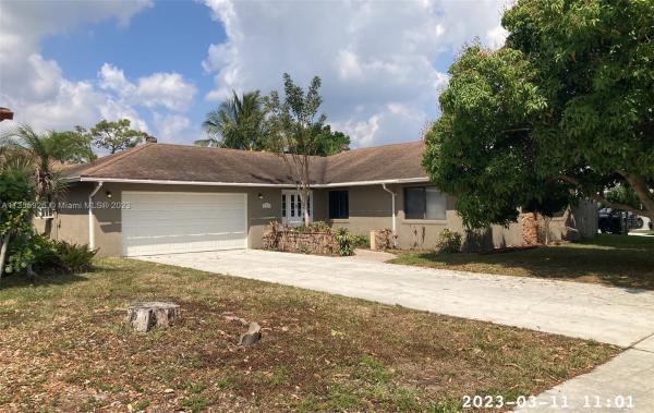 Wooded Acres, 585 Toxaway Dr, West Palm Beach, Florida 33413, image 1