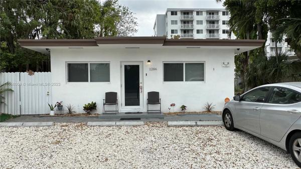 1286 NE 109th St, Unincorporated Dade County, Florida 33161, image 2