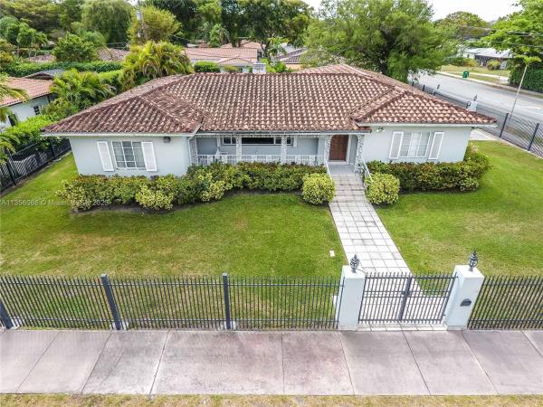 Coral Gables Country Club, 1558 Sevilla Ave, Coral Gables, Florida 33134, image 2