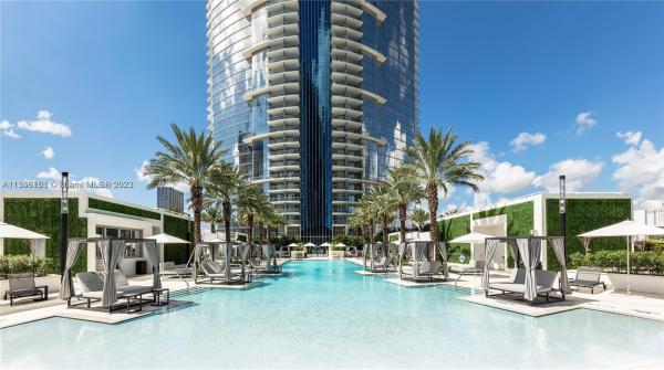 Paramount Miami Worldcenter, 851 NE 1st Ave #1805, Miami, Florida 33132, image 2