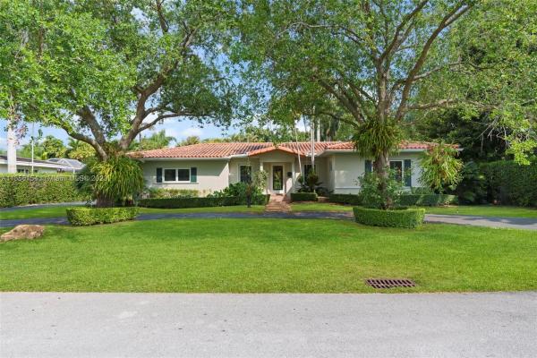 Coral Gables Country Club, 1511 Cantoria Ave, Coral Gables, Florida 33146, image 2