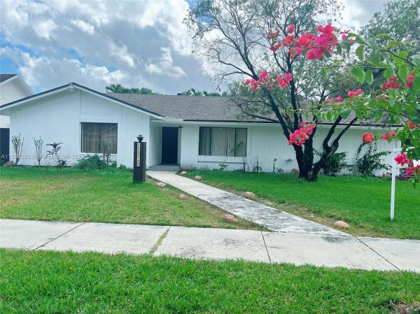 Calusa Club Estates, 13320 SW 99th St, The Crossings, Florida 33186, image 2