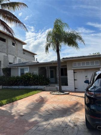Altos Del Mar, 9564 Carlyle Ave, Surfside, Florida 33154, image 2