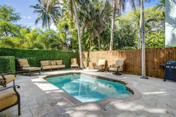 Utopia, 942 SW 7th St, Fort Lauderdale, Florida 33315, image 1