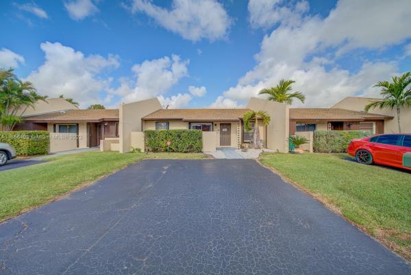 Devon Aire Villas, 11004 SW 123rd Ave, The Crossings, Florida 33186, image 2