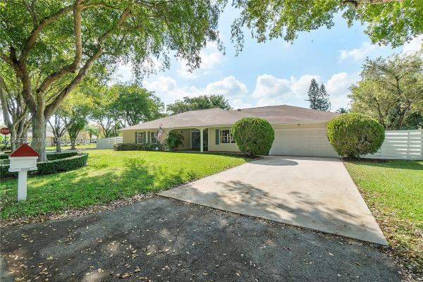 Robin's Run West, 15002 SW 146th St, Country Walk, Florida 33196, image 1