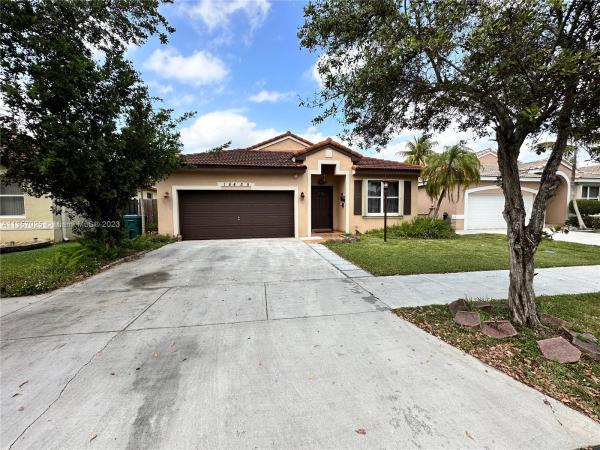 Park Square At Lago Mar, 16455 SW 76th St, The Hammocks, Florida 33193, image 2