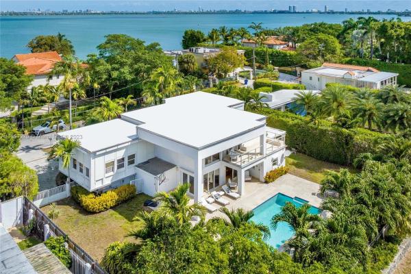 Biscayne Island, 900 N Venetian Dr, Miami, Florida 33139, image 1