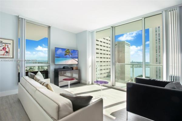 Met 1, 300 S Biscayne Blvd #T1916, Miami, Florida 33131, image 2