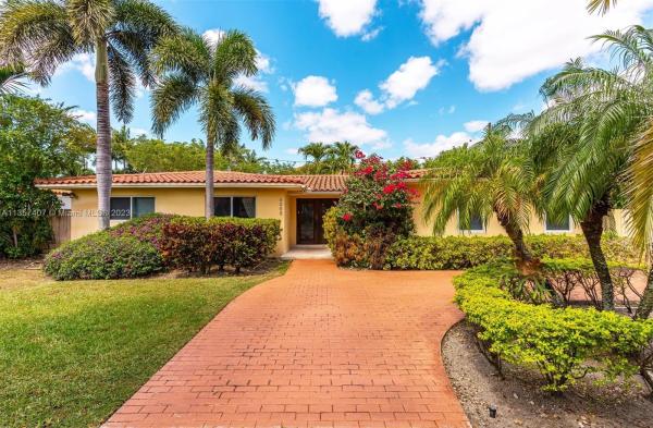 Coral Villas, 6265 SW 33rd St, Coral Terrace, Florida 33155, image 1