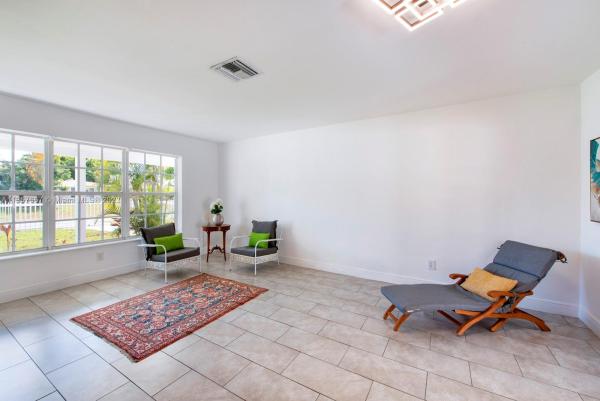 Mansionette Homes, 1245 NE 204th St, Ives Estates, Florida 33179, image 1