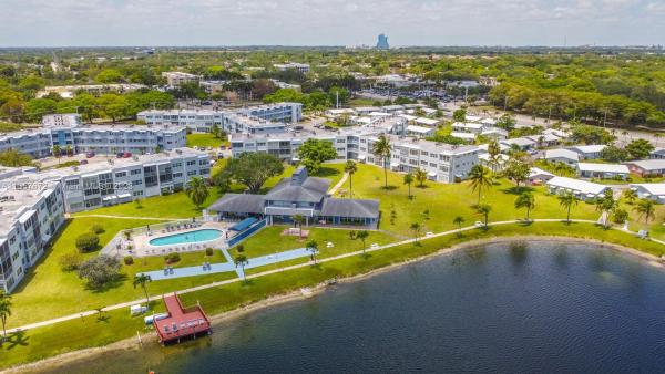 Sheridan Lakes Houses, 3164 Byron Cir #123, Hollywood, Florida 33021, image 1