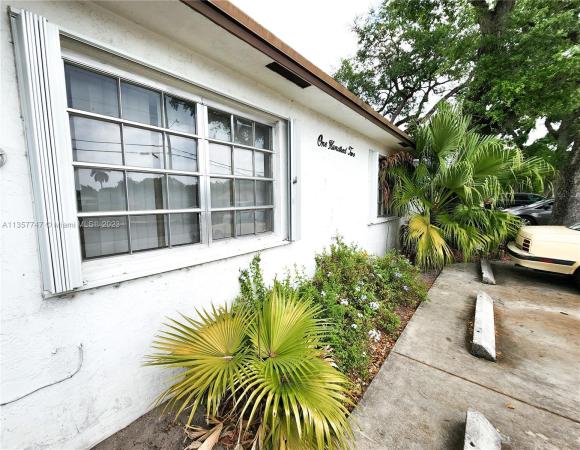 Hallandale Park, 102 SW 9th St, Hallandale Beach, Florida 33009, image 1