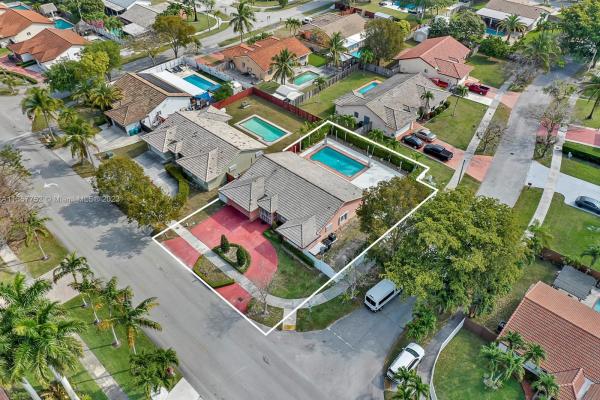 20483 SW 132nd Ave, Unincorporated Dade County, Florida 33177, image 2