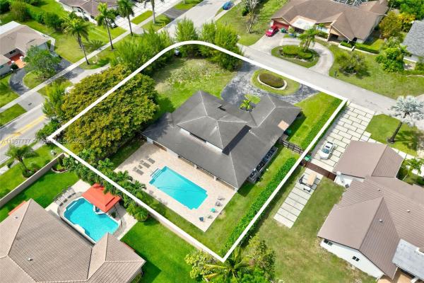 Clover, 10620 SW 127th St, Kendall, Florida 33176, image 1