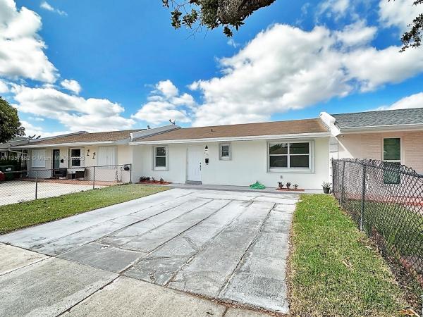 Royale Green, 12941 SW 48th St, Kendale Lakes, Florida 33175, image 2