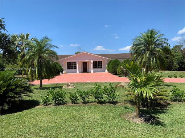 Sunshine Ranches, 4661 SW 128th Ave, Southwest Ranches, Florida 33330, image 2