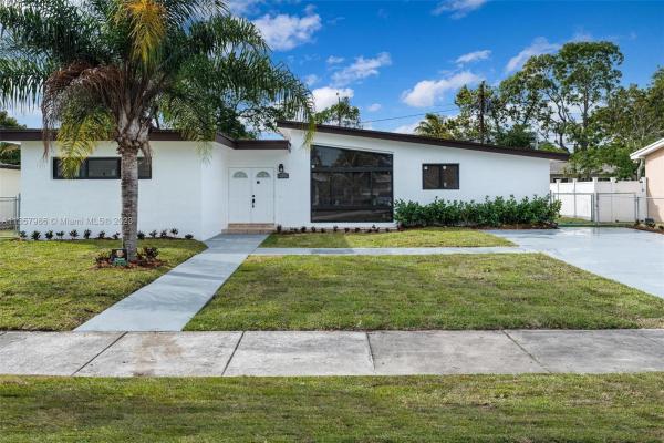 Fleetwood Gardens, 1920 NW 184th St, Miami Gardens, Florida 33056, image 1