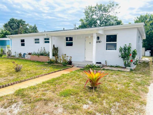 Fleetwood Gardens, 2010 NW 187th St, Miami Gardens, Florida 33056, image 1