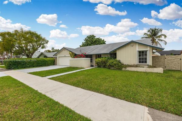 Shores Lindgren, 13021 SW 119th St, The Crossings, Florida 33186, image 2