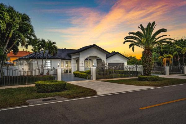 Lake Pointe, 12475 NW 6th St, Tamiami, Florida 33182, image 1