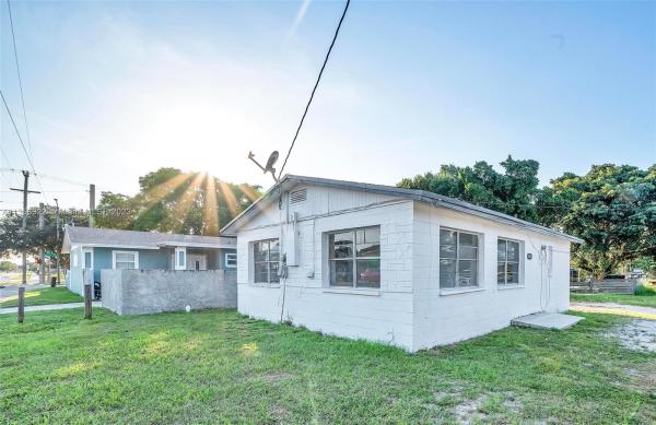Highland Park, 1001 N 16th Ct, Fort Pierce, Florida 34950, image 1