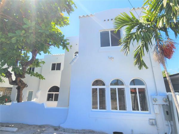 Washburns, 1680 NW 22nd Ct, Miami, Florida 33125, image 2