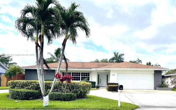 Palm Beach Gardens No HOA, 4208 Honeysuckle Ave, Palm Beach Gardens, Florida 33410, image 2