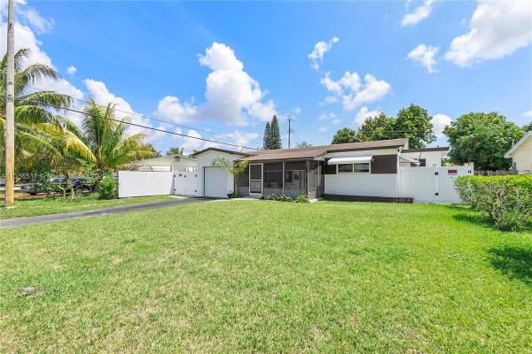 Miramar Tropical, 2321 Largo Dr, Miramar, Florida 33023, image 2