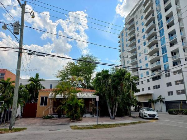Kentucky Corners, 1396 SW 21st Ter, Miami, Florida 33145, image 1
