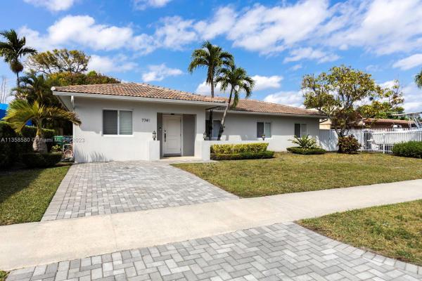 Coral Way Plaza, 7741 SW 21st St, Westchester, Florida 33155, image 1