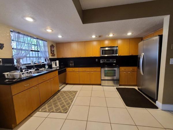 Laguna Gardens, 217 NW 109 Ave #2217, Fountainebleau, Florida 33172, image 2
