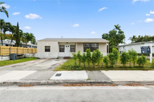 Treasure Island, 7553 W Treasure Dr, North Bay Village, Florida 33141, image 1