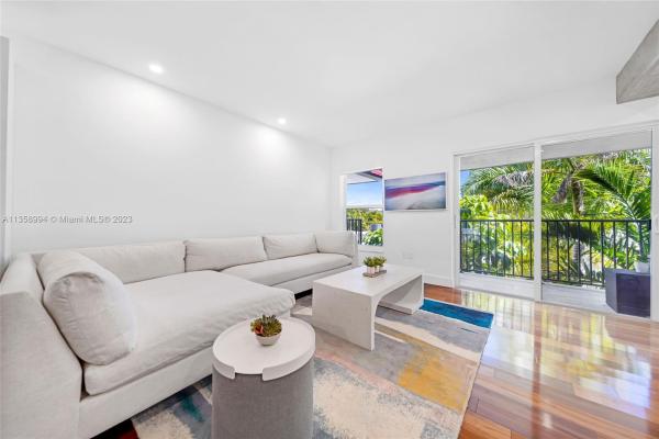 Royal Palm Villas, 1821 Jefferson Ave #306, Miami Beach, Florida 33139, image 1