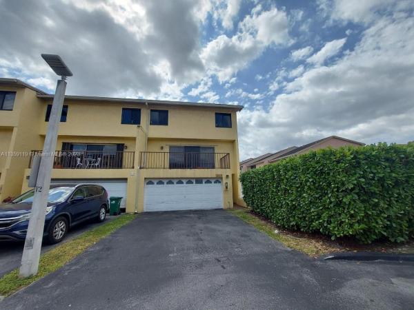 Suncrest Townhouses, 8689 SW 154th Cir Pl #1I, Kendall West, Florida 33193, image 1