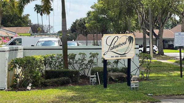 Lakewood On The Green, 5526 S Lakewood Cir S #C, Margate, Florida 33063, image 1