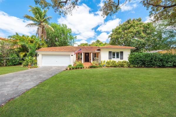 Coral Gables Country Club, 1527 Dorado Ave, Coral Gables, Florida 33146, image 2