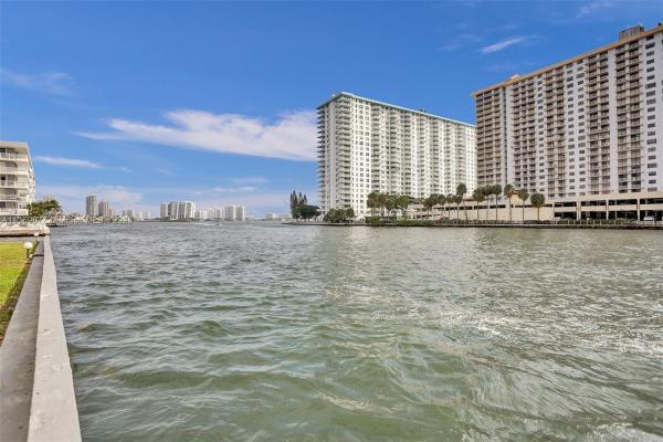 Eden Point, 4000 NE 169th St #103, North Miami Beach, Florida 33160, image 1