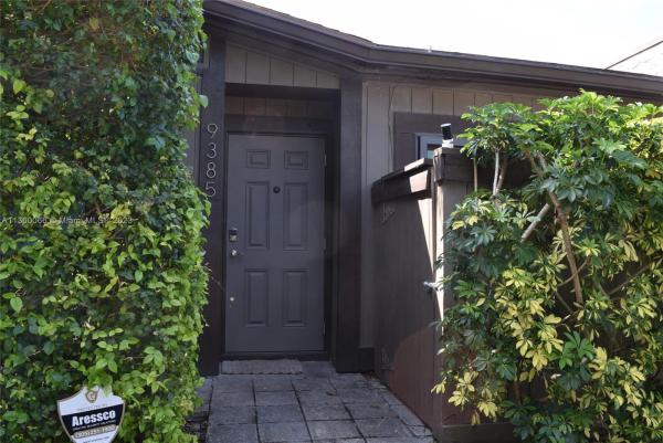 Briar Bay Townhouse Estates, 9385 SW 130th St 0, Kendall, Florida 33176, image 1