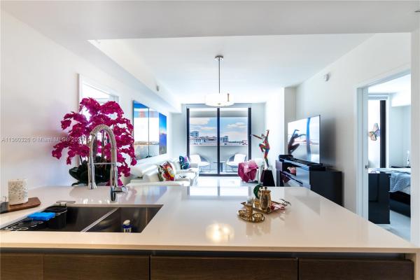 Merrick Manor, 301 Altara Ave #613, Coral Gables, Florida 33146, image 2