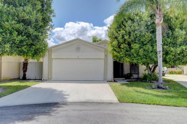 The Estates At Boynton Lakes, 3 Hammond Pl, Boynton Beach, Florida 33426, image 1