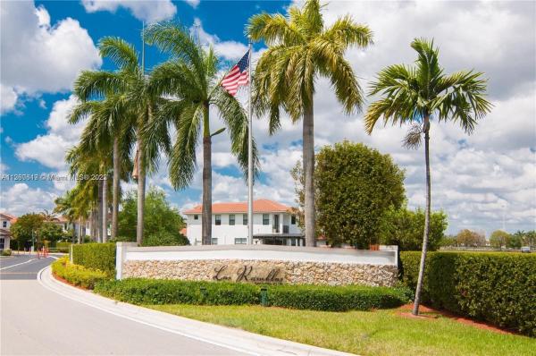 Fontainebleau West North, 9839 NW 10th Ter, Fountainebleau, Florida 33172, image 1