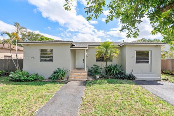 Country Club Estates, 180 Corydon Dr, Miami Springs, Florida 33166, image 2