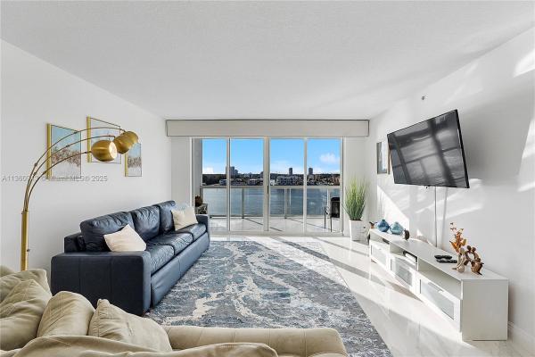 Golden Bay Club, 17050 W Bay Rd #807, Sunny Isles Beach, Florida 33160, image 1