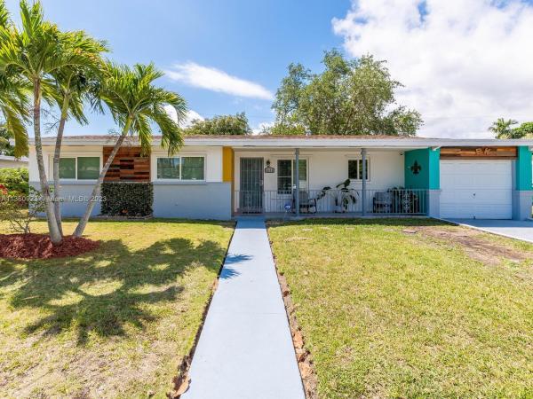 Pine Tree Manor, 9620 April Rd, Cutler Bay, Florida 33157, image 1