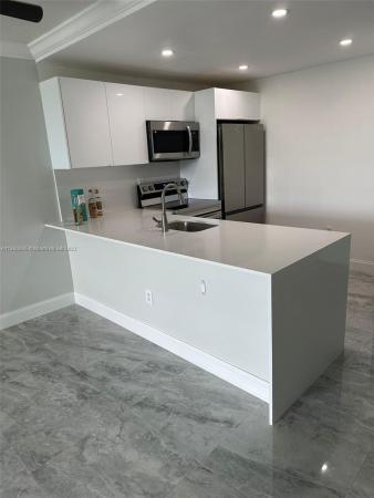 Bleau Grotto, 9440 Fontainebleau Blvd #414, Fountainebleau, Florida 33172, image 1