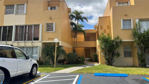 South Winds, 9300 W Flagler St #220A, Fountainebleau, Florida 33174, image 1