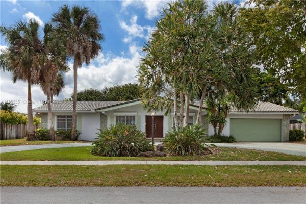 Plantation Golf Estates, 101 W Tropical Way, Plantation, Florida 33317, image 1