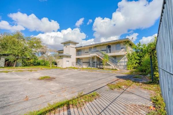 7186 NW 14th Pl, Gladeview, Florida 33147, image 2
